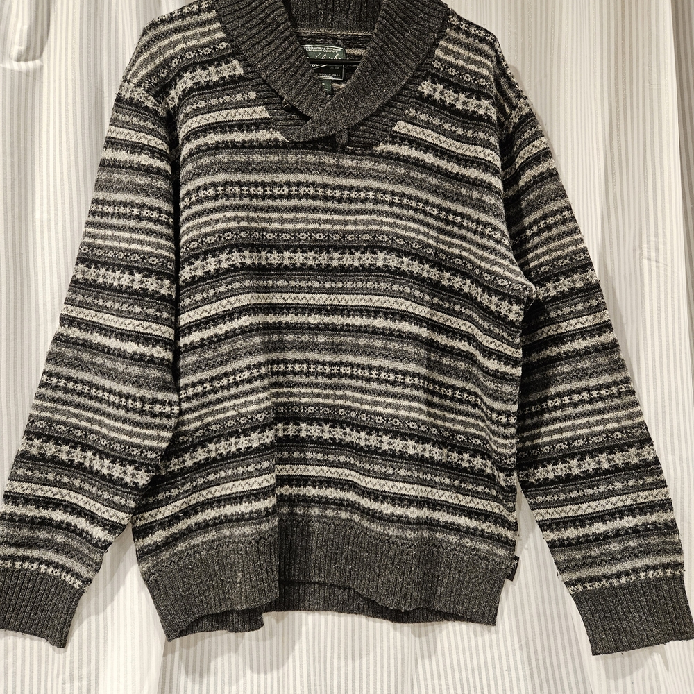 Woolrich Men's Charcoal Striped V-Neck Sweater